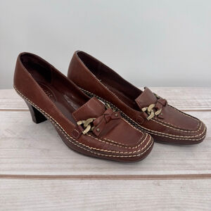 Nickels Loafers Brown Genuine Leather Cream Stitching 2.25” Heel Bronze Chain 7